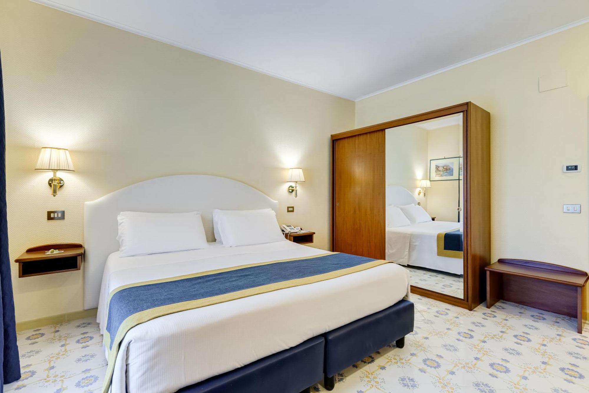Best Western Hotel La Solara Соренто Екстериор снимка